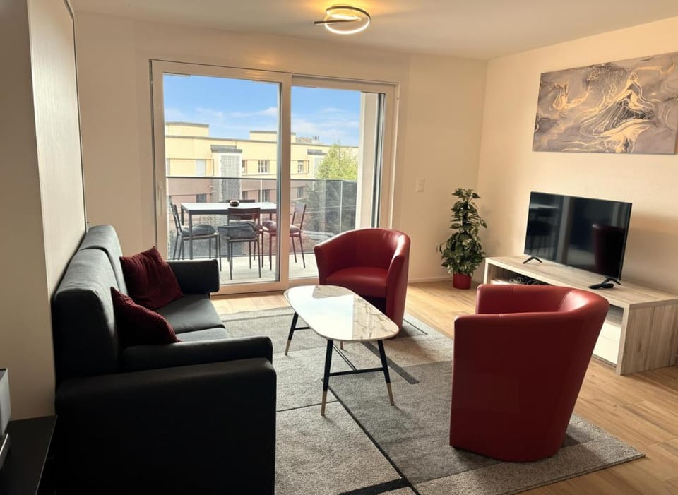 Communal lounge/ TV room, TV and multimedia, Balcony/Terrace, Living room