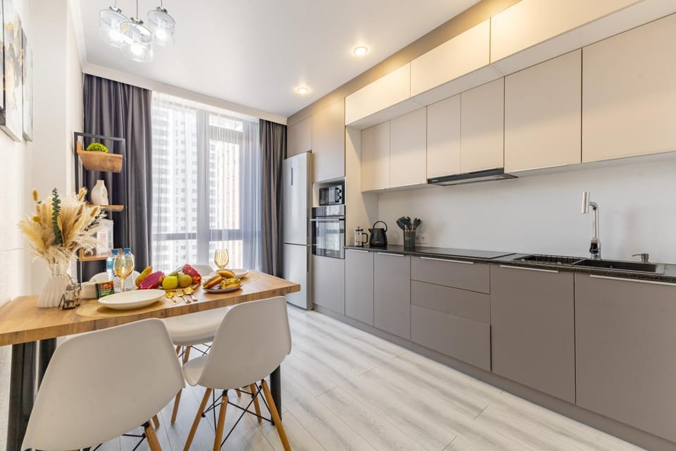 Kitchen or kitchenette, Dining area, stove