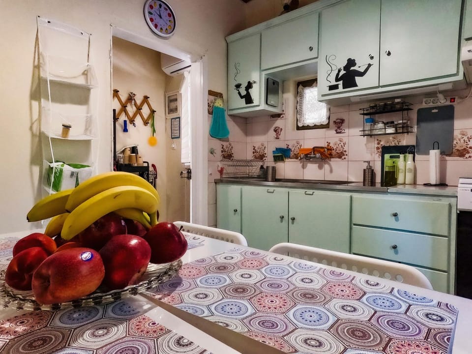 Kitchen or kitchenette, oven, stove