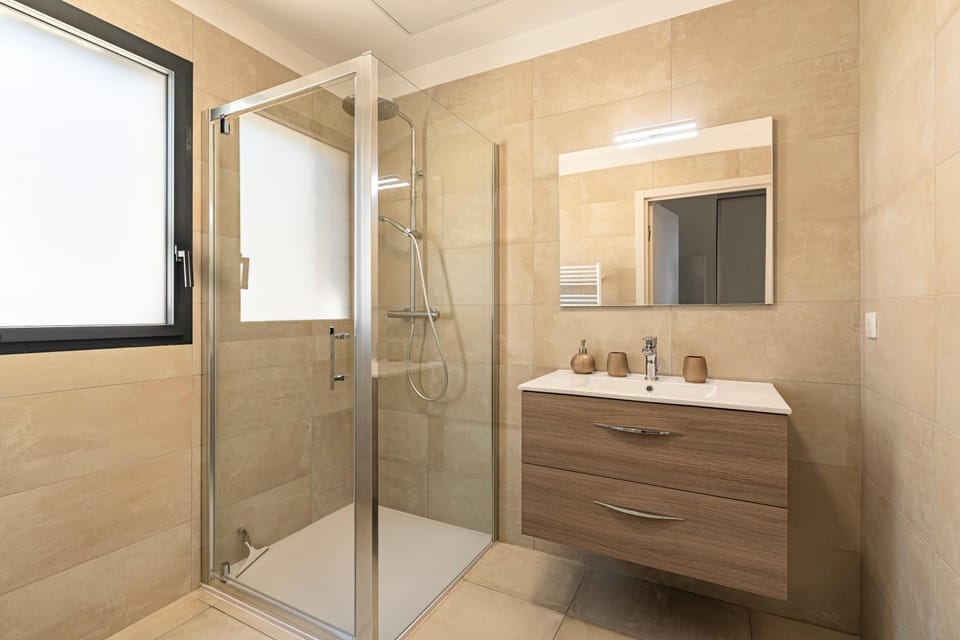 Shower, Bathroom