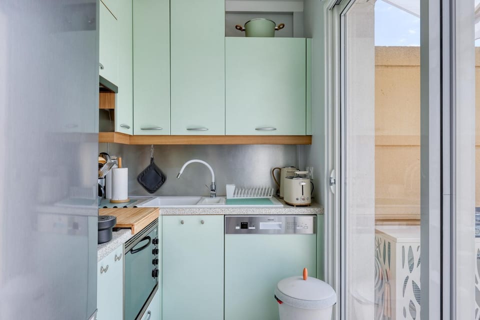 Kitchen or kitchenette, stove