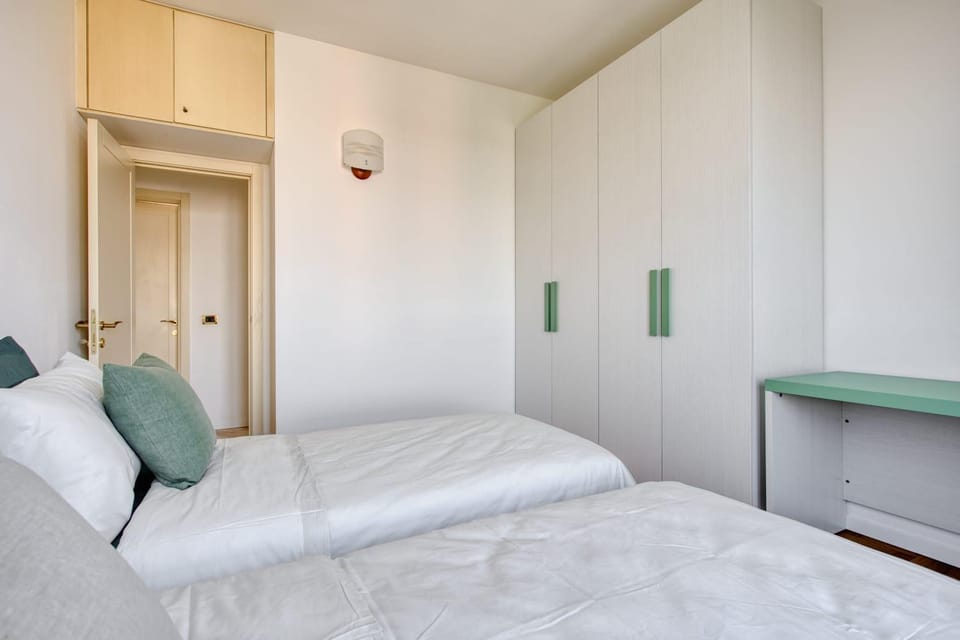 Bedroom, wardrobe