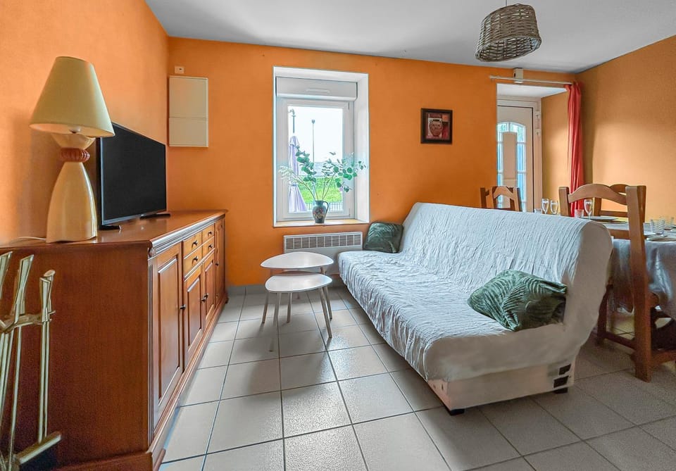 Bed, Living room