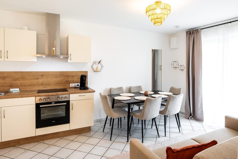 Kitchen or kitchenette, Seating area, Dining area, stove, kitchen