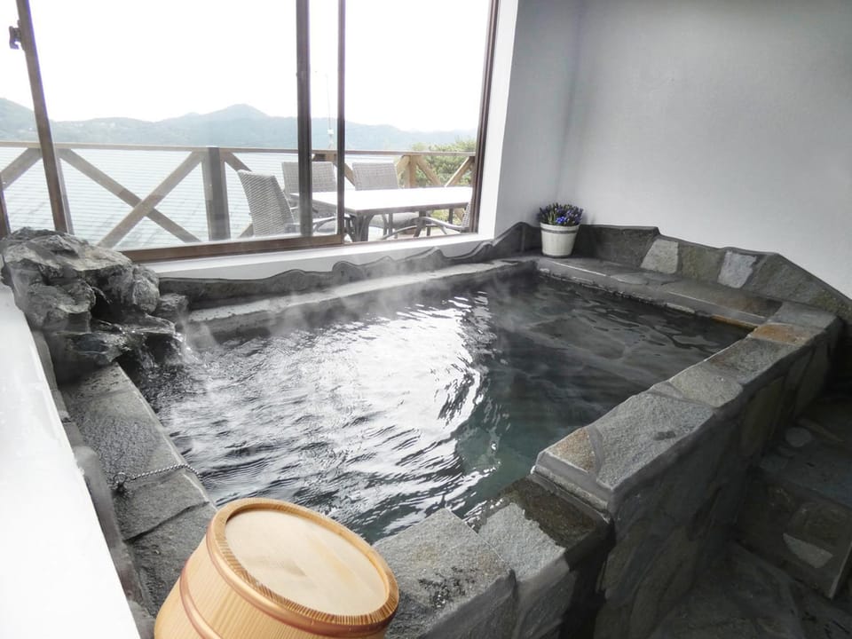 Hot Spring Bath, Bathroom