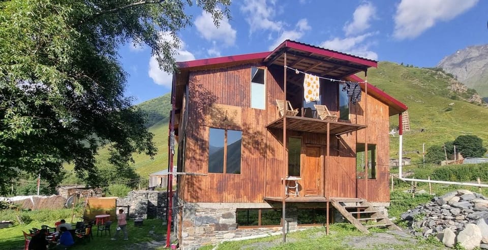 სასტუმრო ახიელი, არხოტში Hotel Akhieli, Arkhoti Valley Bed and Breakfast in Georgia