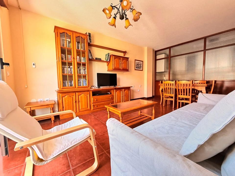 Communal lounge/ TV room, Dining area