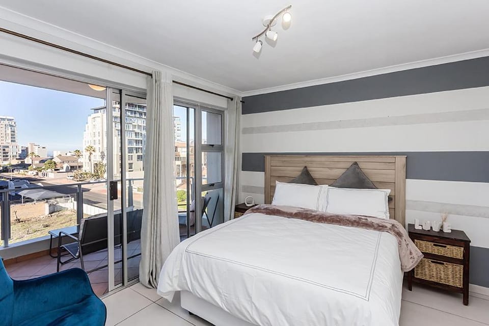 2 Bedroom Oceanfront Suite Apartment in Cape Town