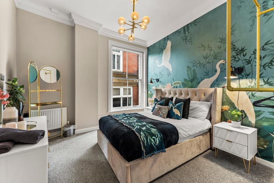 The Bridgeton in Central Whitby - Private Terrace Apartment in England