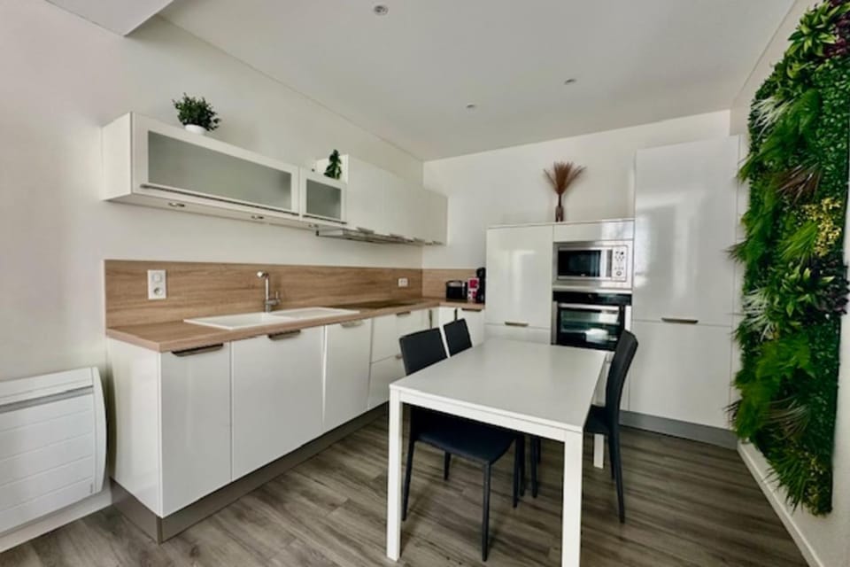Apartment 3p with Wifi at the foot of the Old Port Apartment in La Rochelle