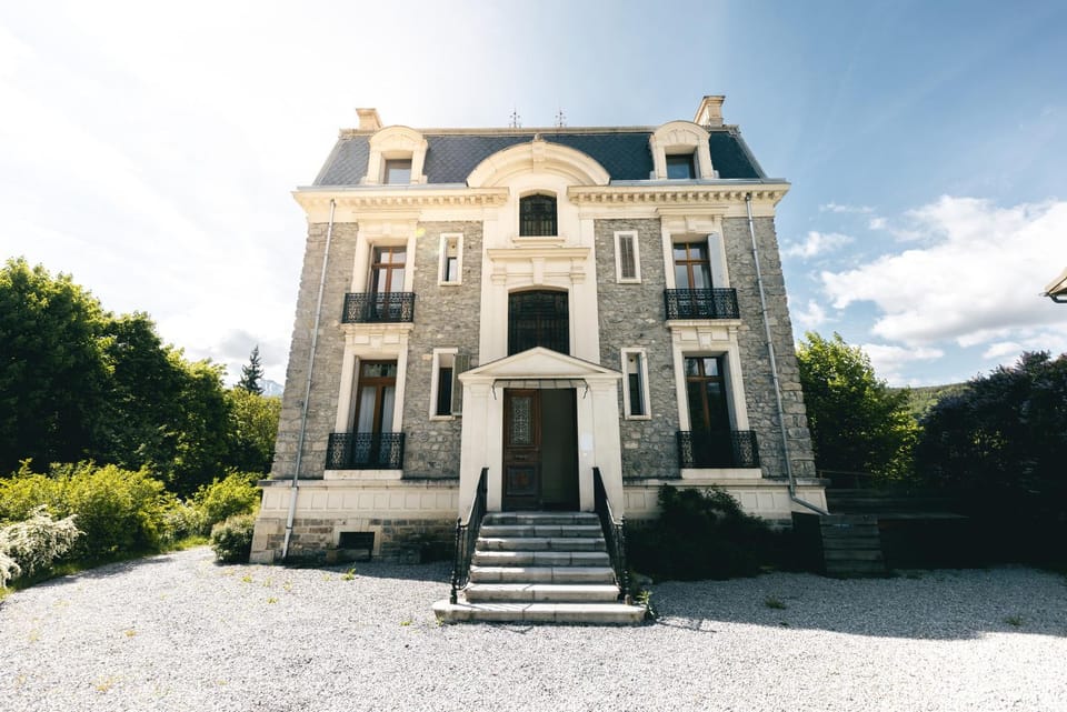 Appartement 130m2 dans villa Mexicaine Apartment in Barcelonnette