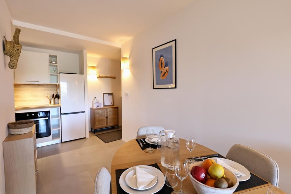 Kitchen or kitchenette, Living room, Dining area