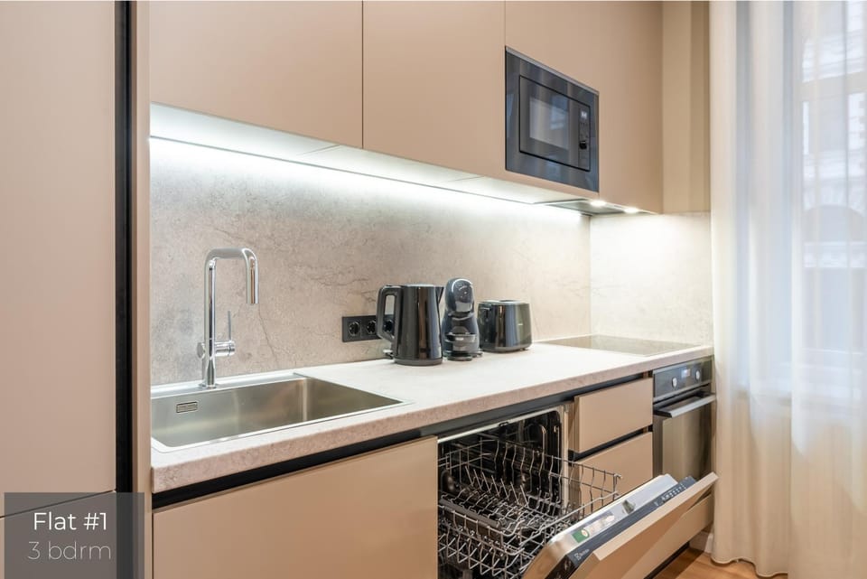 Coffee/tea facilities, Kitchen or kitchenette, dishwasher, oven, pet friendly, stove, toaster