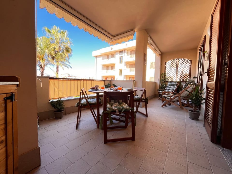 Patio, Day, View (from property/room), Balcony/Terrace, Seating area, Dining area