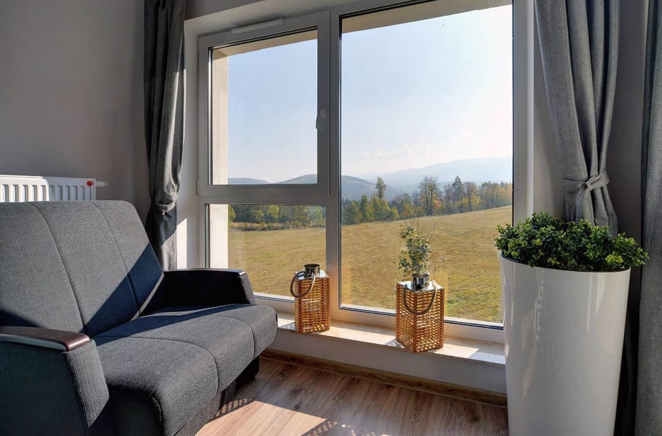 Day, Living room, Seating area, Mountain view