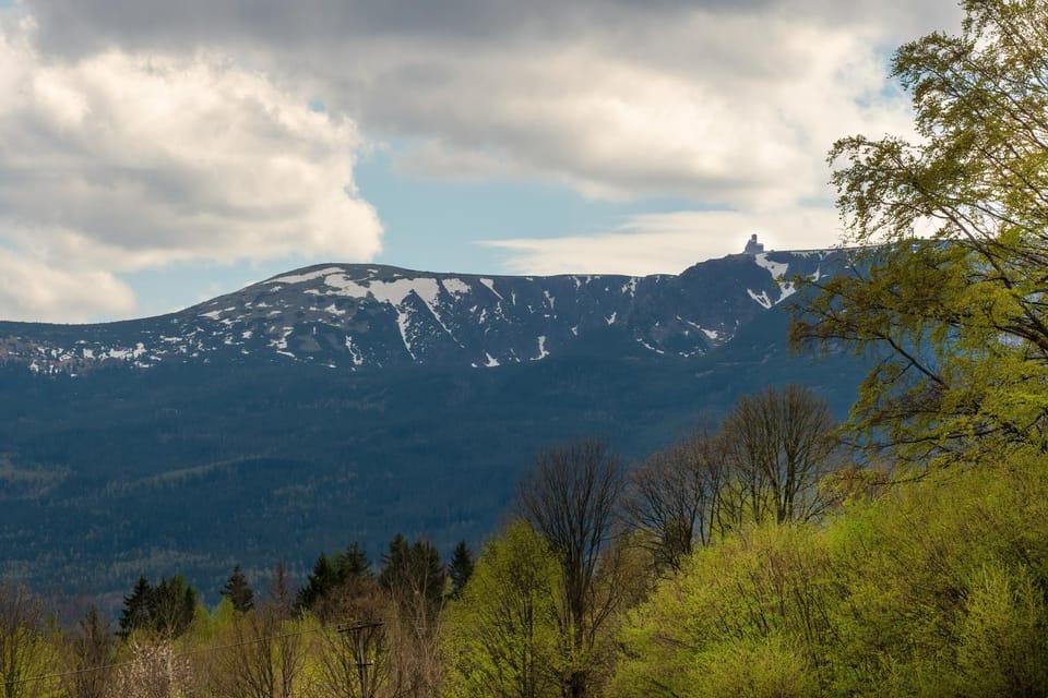 Nearby landmark, Natural landscape, Mountain view