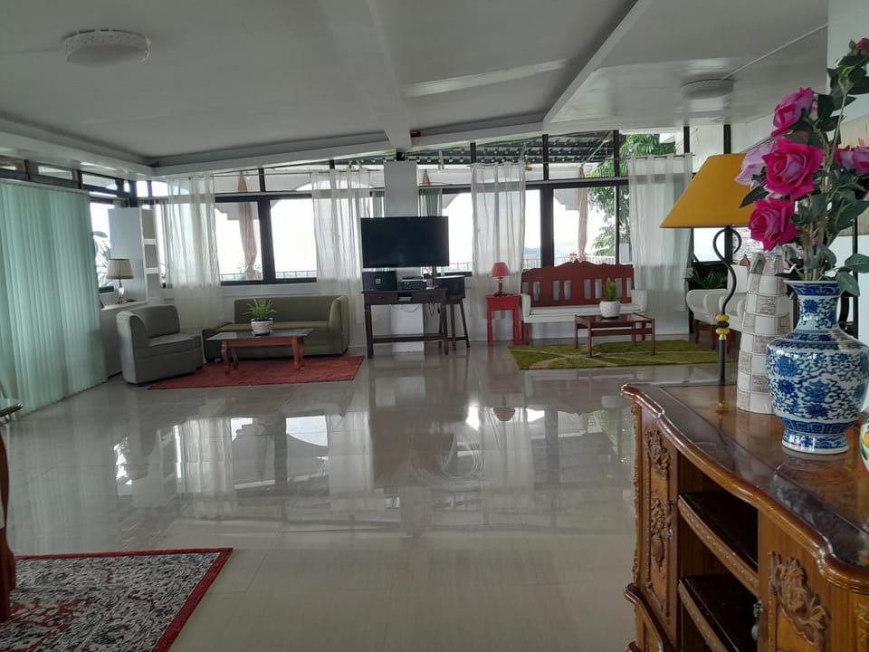 Communal lounge/ TV room, Communal lounge/ TV room, TV and multimedia, Seating area
