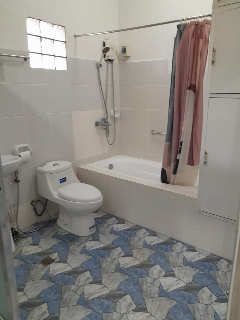 Bathroom, Bath, bidet