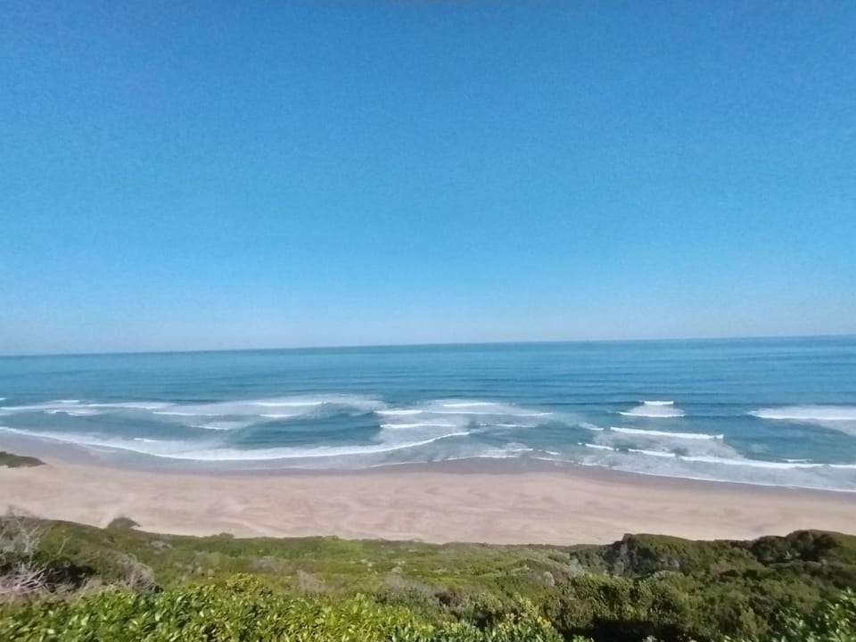 Salty Breeze Apartment in Port Elizabeth