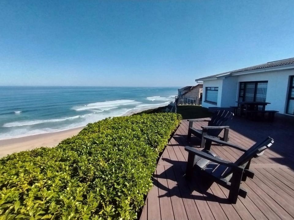 Salty Breeze Apartment in Port Elizabeth