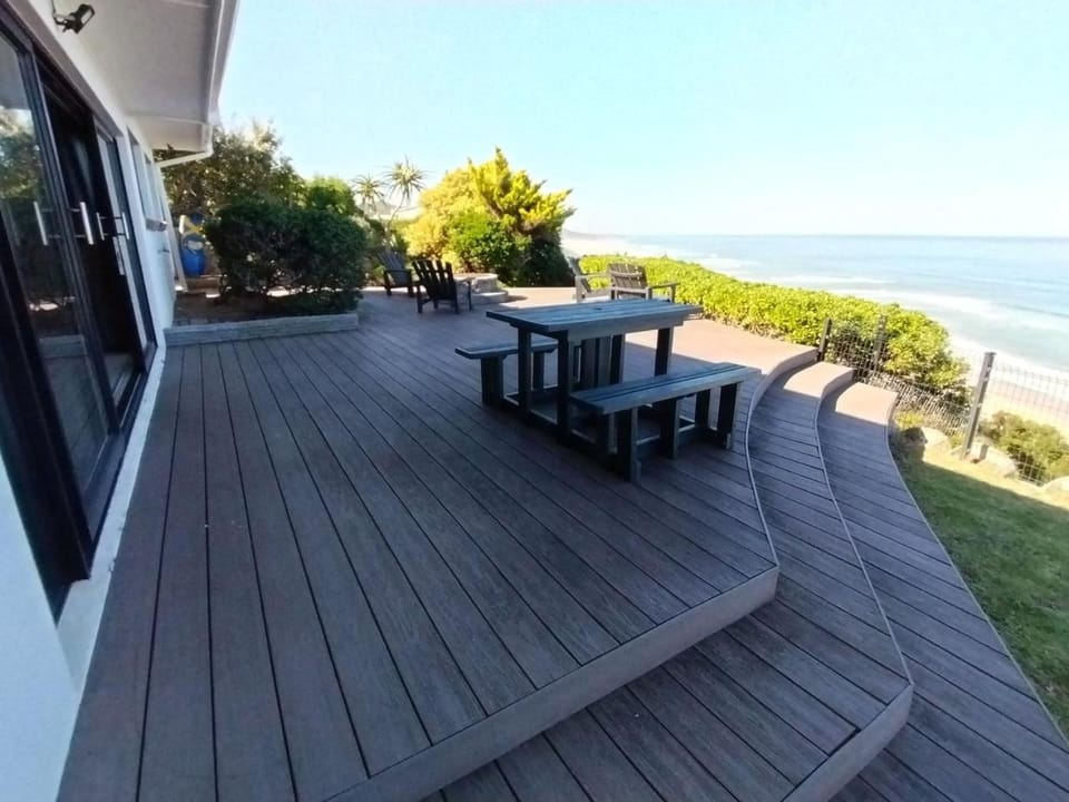 Salty Breeze Apartment in Port Elizabeth