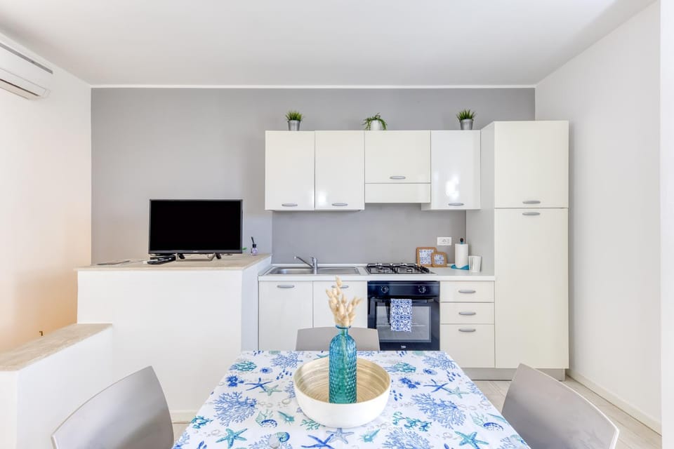 Property building, Kitchen or kitchenette, Living room