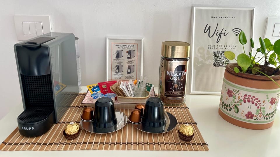 Coffee/tea facilities, Breakfast