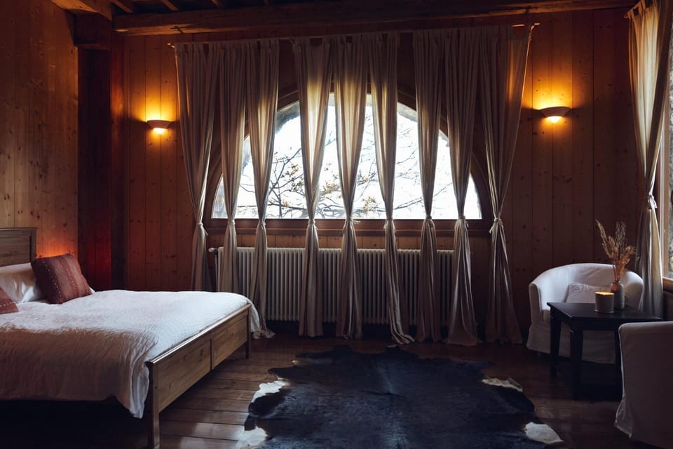 Property building, Living room, Bedroom