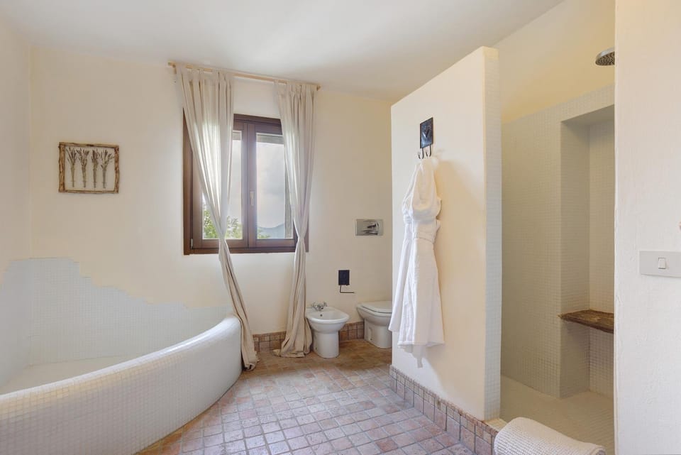 Bathroom, Living room