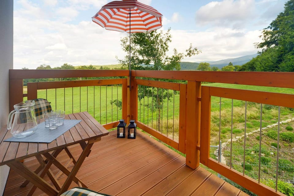 Property building, Day, Natural landscape, View (from property/room), Balcony/Terrace, Dining area, Mountain view