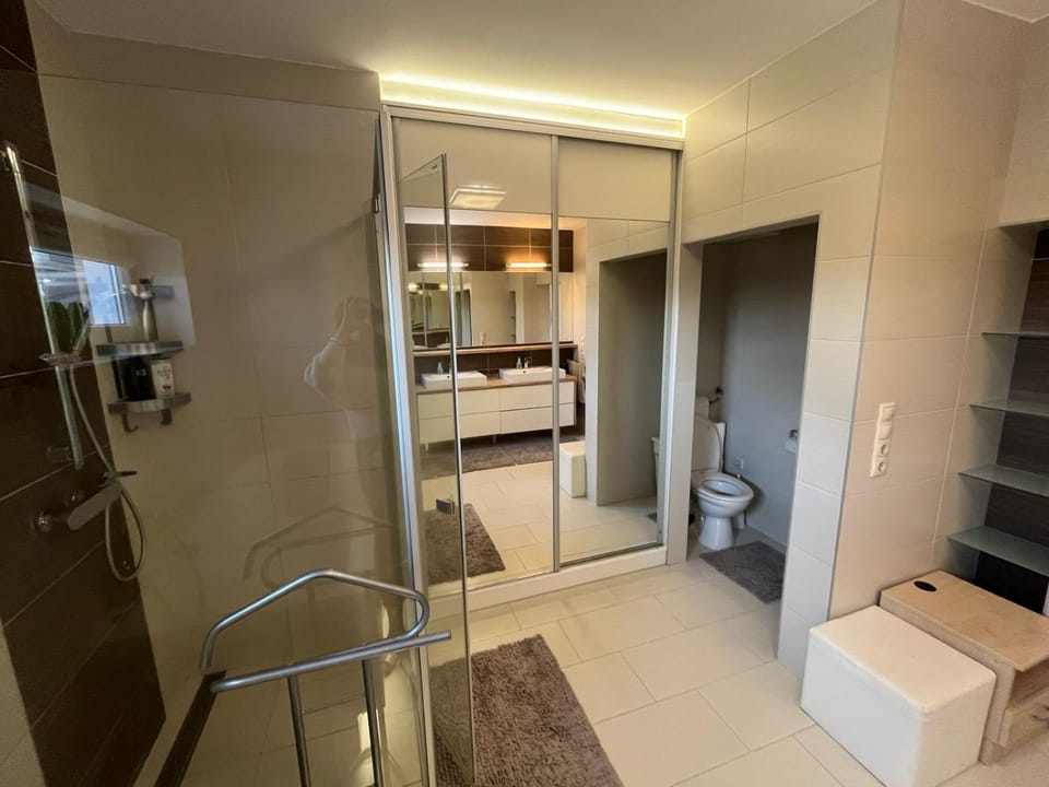 Toilet, Bathroom, Bath, towels