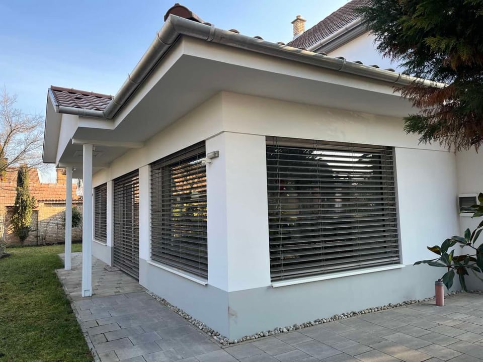 Property building, Day