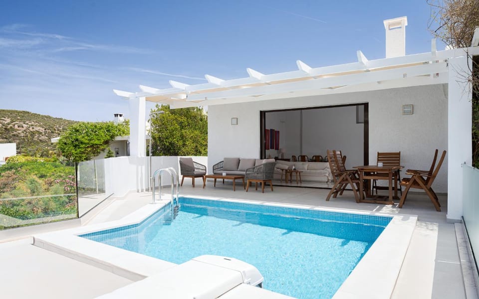 Patio, Day, View (from property/room), Balcony/Terrace, Dining area, Pool view, Swimming pool