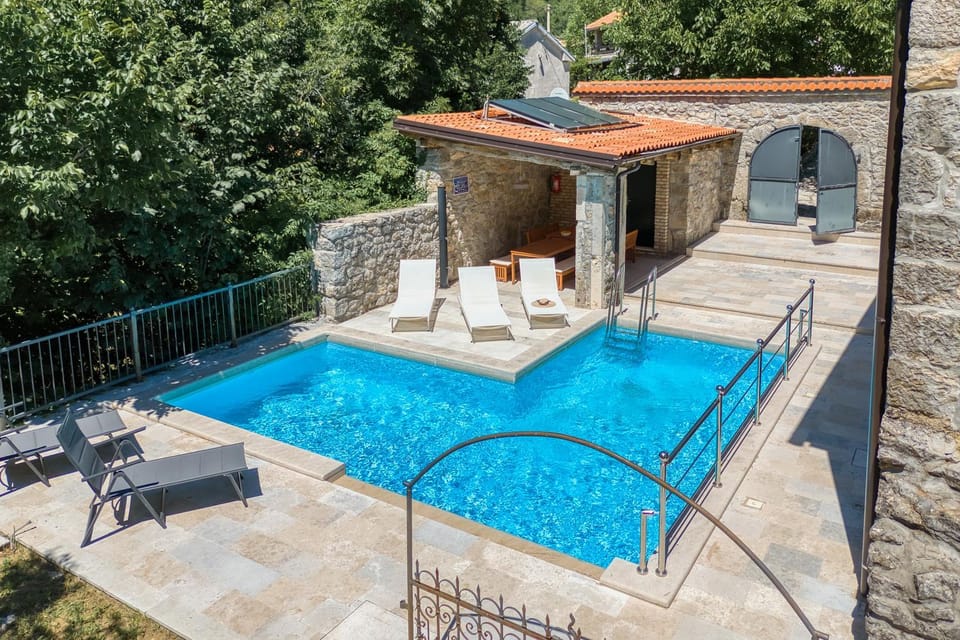 Pool view, Swimming pool