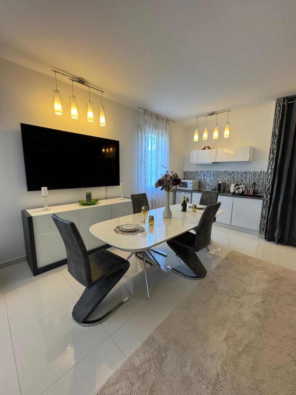 Living room, Dining area