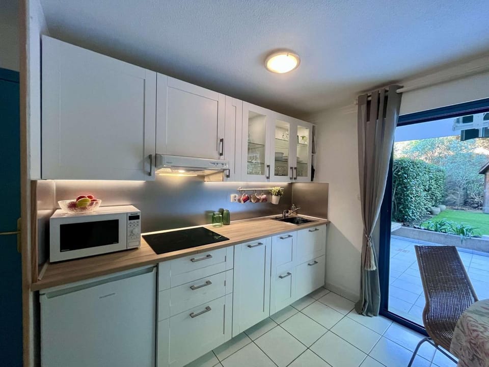 Appartement T3 Climatisé avec Jardin Privatif - Proche Plages et Commerces à Cavalaire-sur-Mer - FR-1-226B-32 Apartment in Cavalaire-sur-Mer
