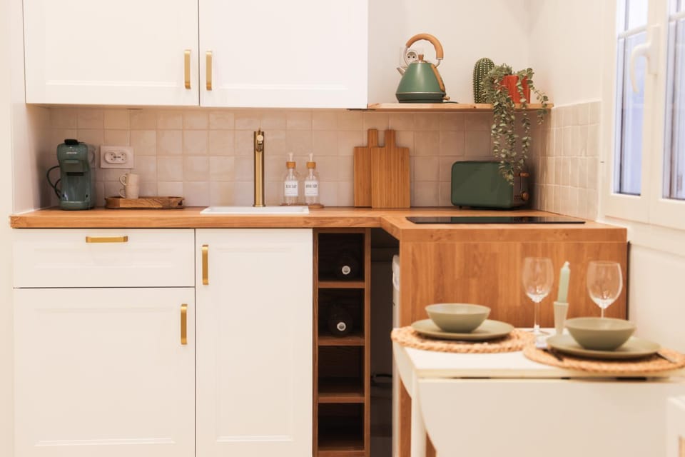 Kitchen or kitchenette, stove