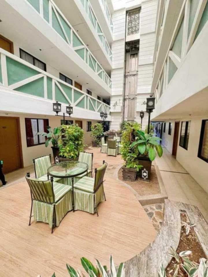 2 Bedroom with Balcony Tagaytay Pet-Friendly Apartment hotel in Tagaytay