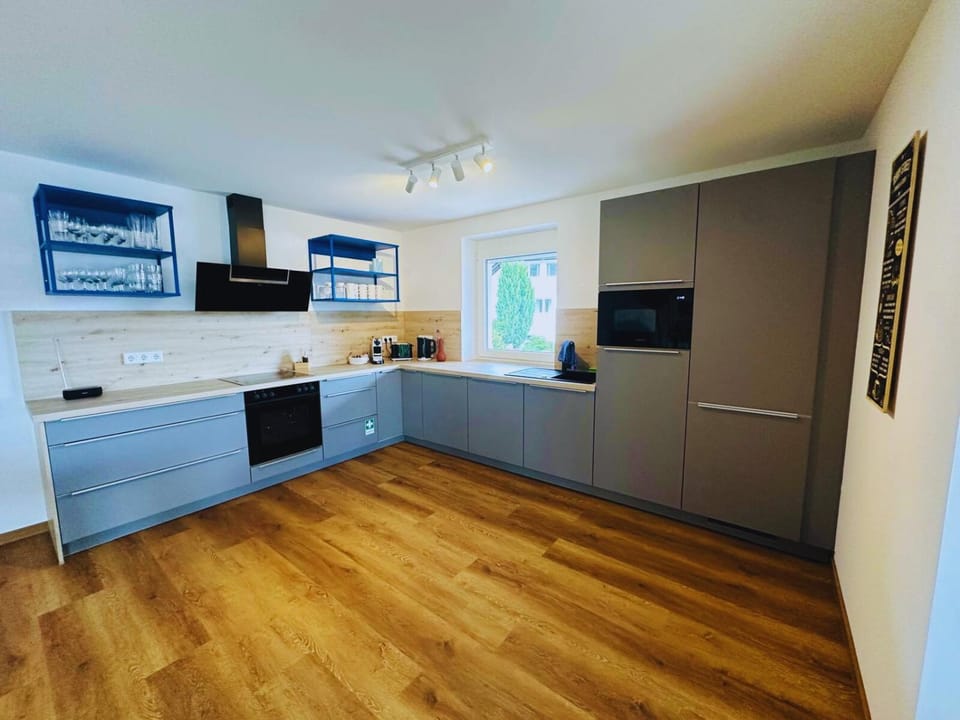 Kitchen or kitchenette, oven, stove