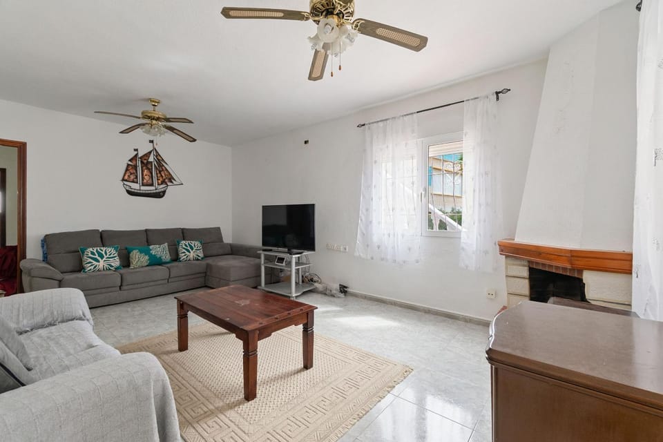 Communal lounge/ TV room, Living room