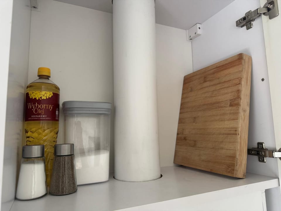 Kitchen or kitchenette, stove, kitchen