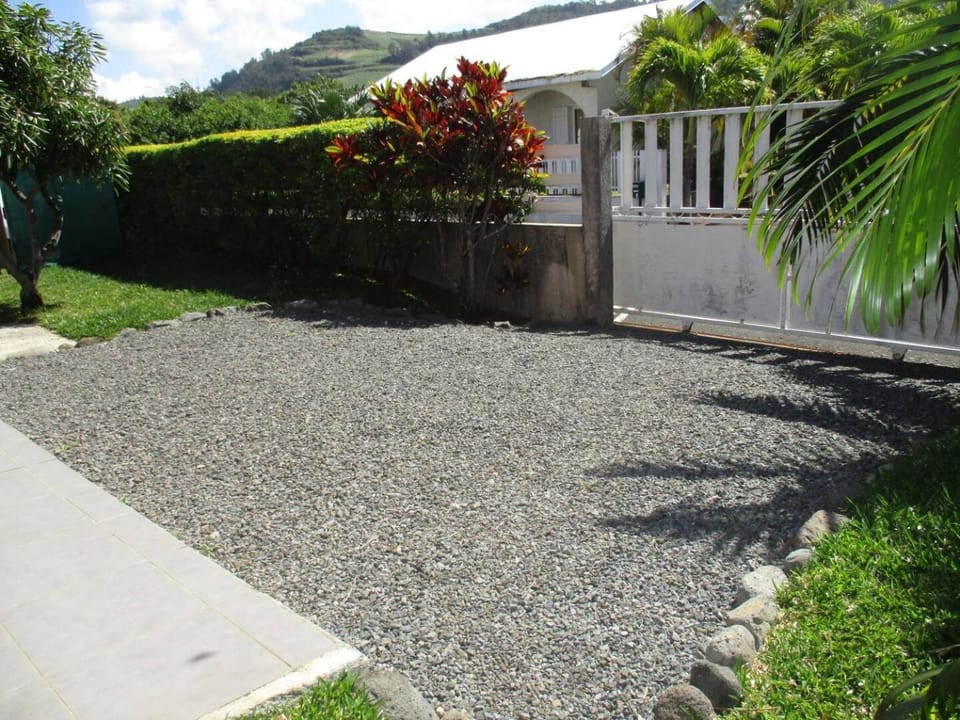 Garden, Parking