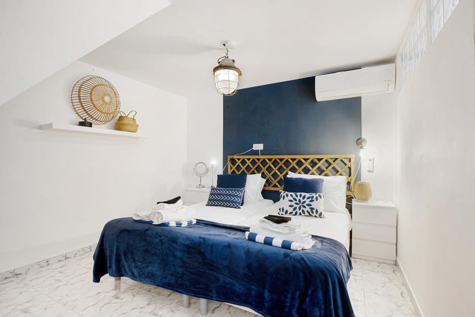 Living room, Bedroom