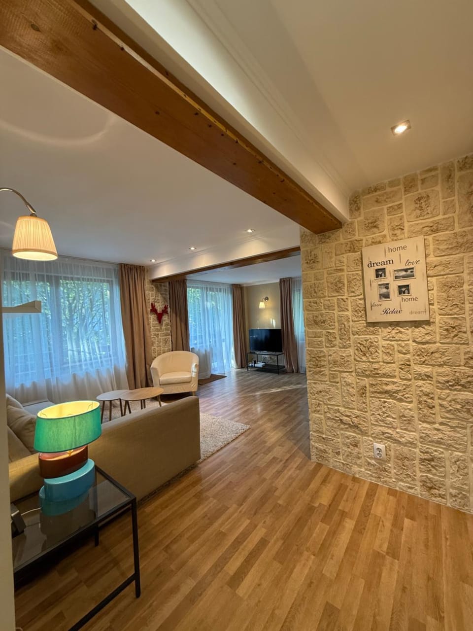 TV and multimedia, Living room, Seating area
