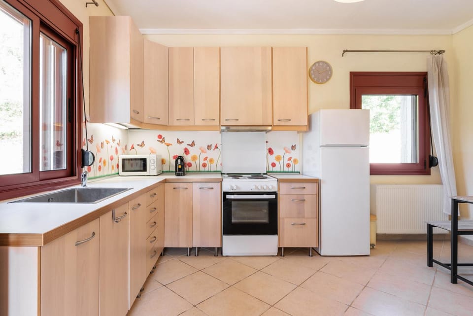 Kitchen or kitchenette, oven, stove