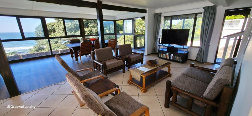 Patio, View (from property/room), Balcony/Terrace, Living room, Seating area, Dining area