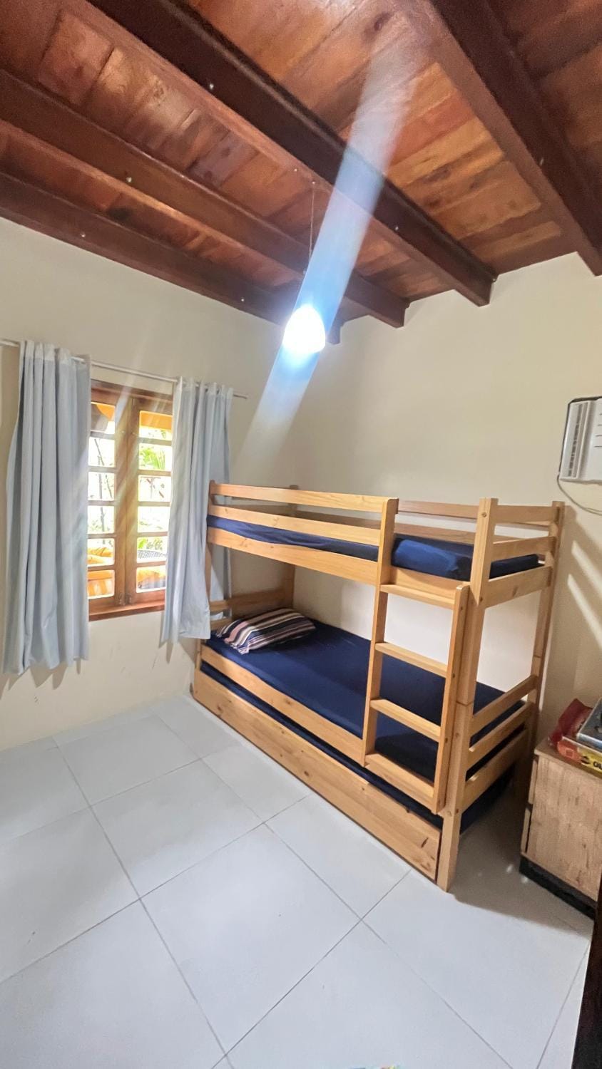 Bedroom, bunk bed