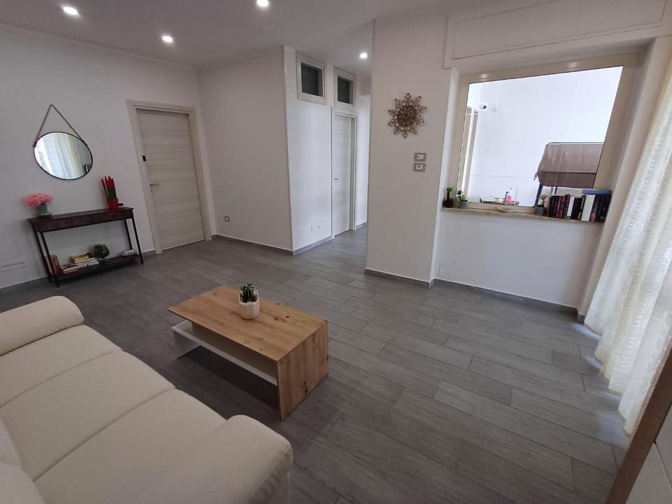 Living room, Internal: Not applicable to any particular room
