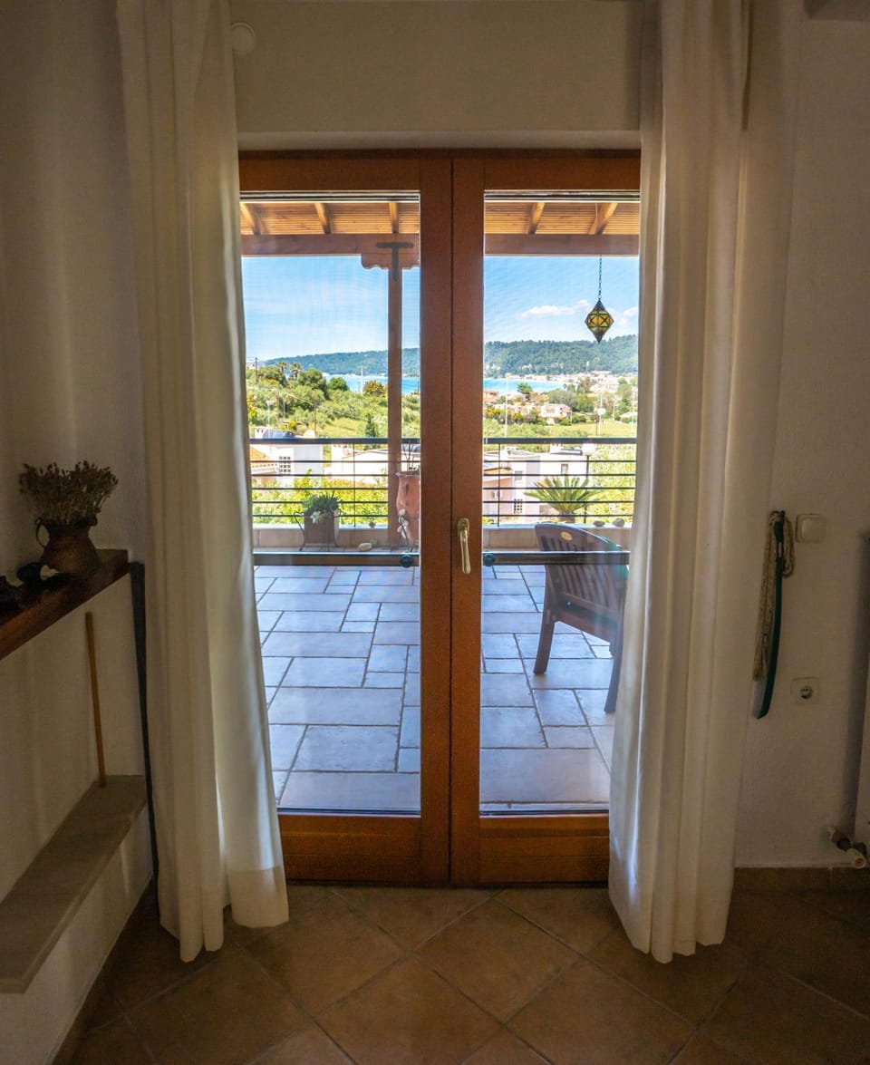 View (from property/room), Balcony/Terrace, Sea view