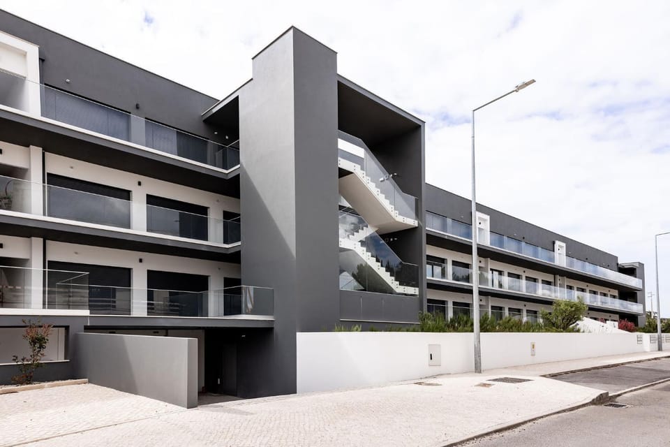 Property building, Facade/entrance, Off site